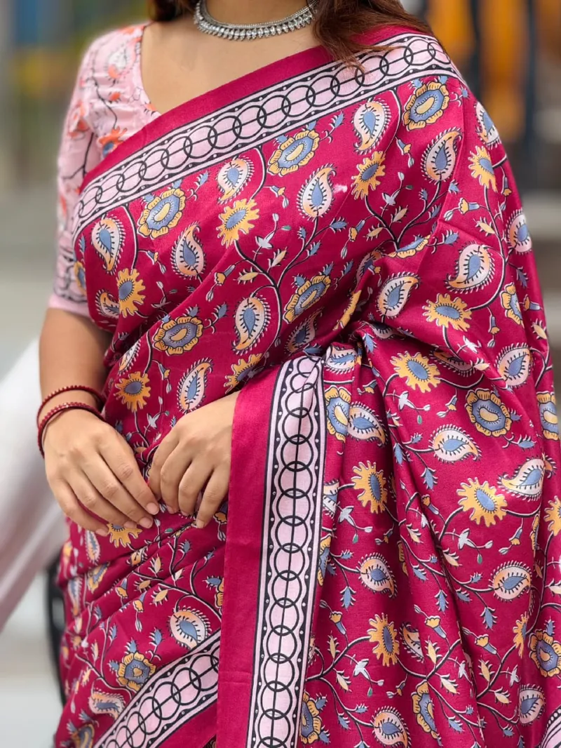 Topetor Silk Saree with Floral Motifs and Geometric Border