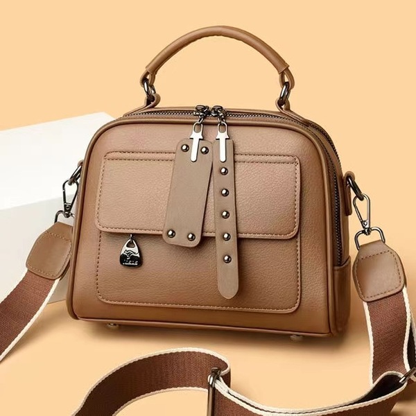 High end ladies' handbag multi-layer large capacity commuting bag(Brown)