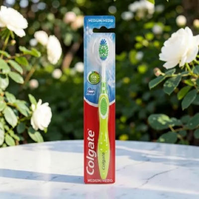 Colgate 6x Fresh Clean Max Fresh Multiple Colors Toothbrush -  Medium (China)