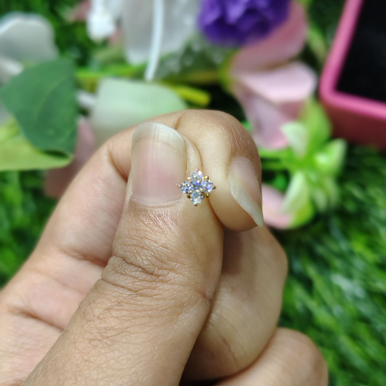 tiny crystal Chowtuskoni Nose pin  For Women