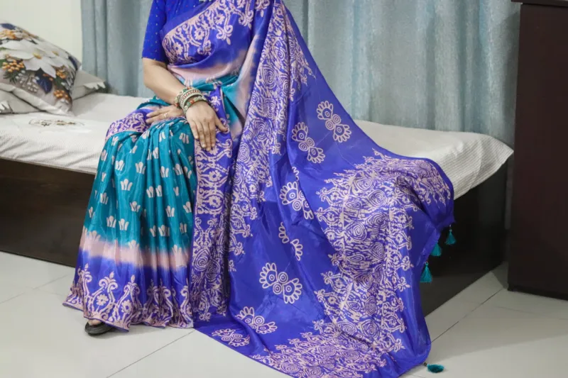Soft Silk Digital Print Saree with Tassels and Blouse, 2 Colours