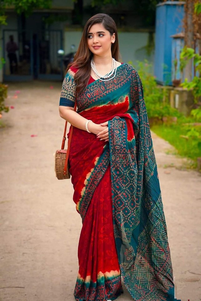 Soft Silk Saree in Full Body Batik Digital Print, 12.5 Haath