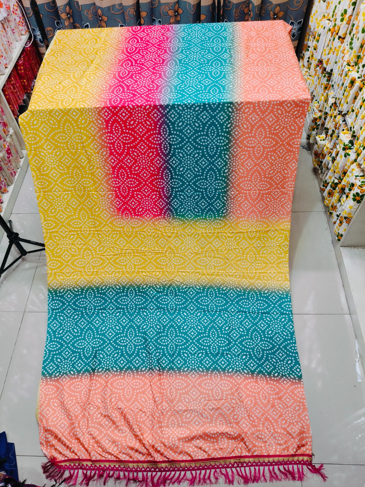 Chunri Print Saree in Soft Fabric, Without Blouse Piece
