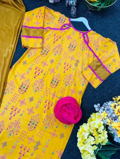 Women's Screen Print Cotton Three Piece with Lace and Silk Salwar
