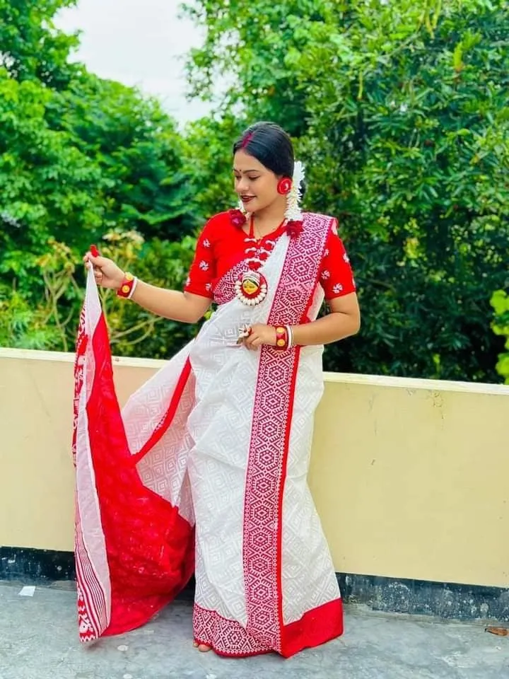 Red Paar White Half Silk Saree, 12.5 Haath, 6 Colours