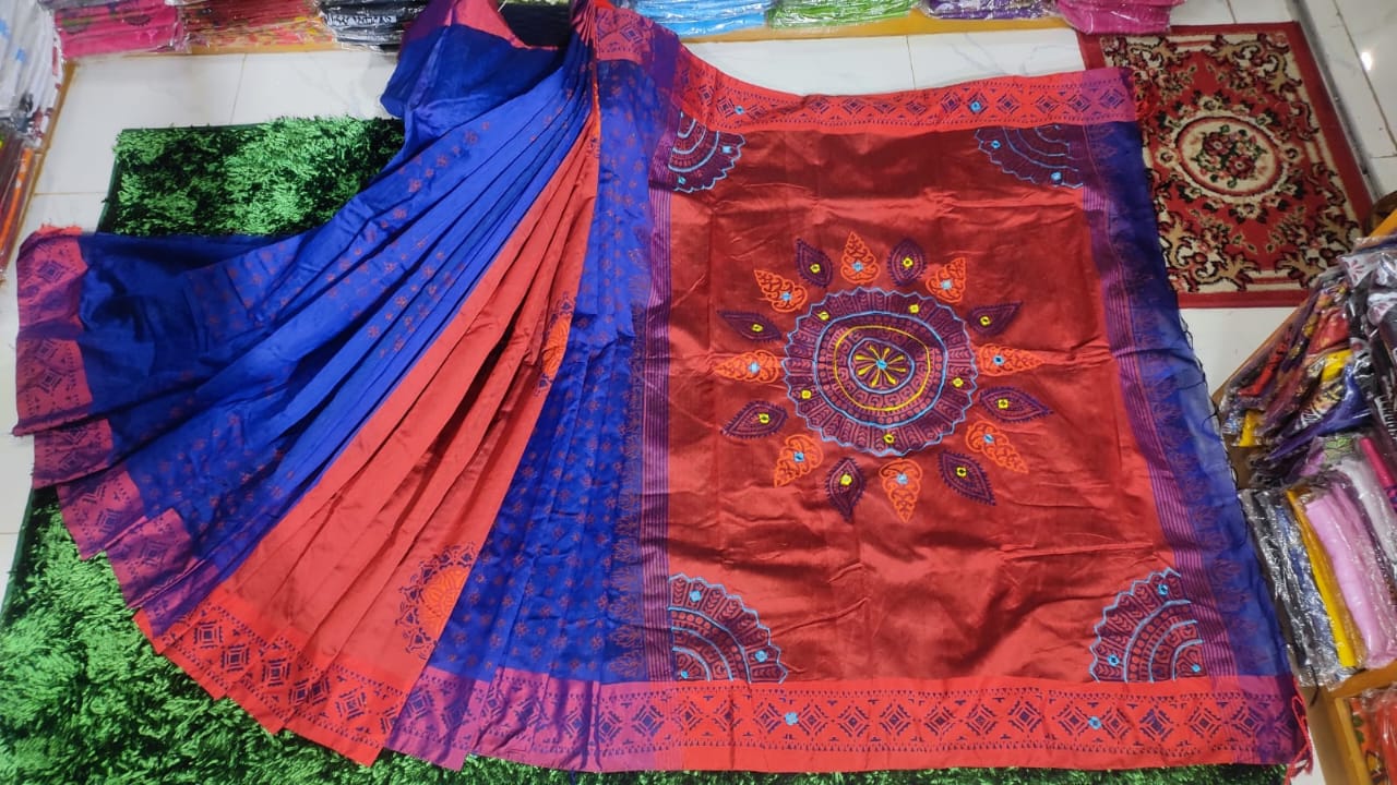 Women's Block Printed Dhupian Silk Saree, Embroidery Work