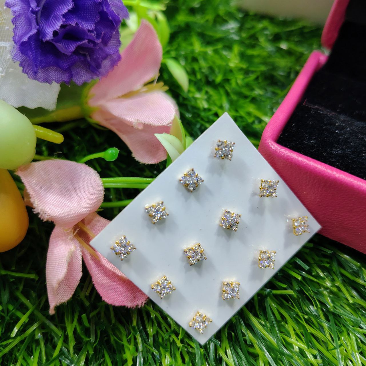Premium quality Fashionable Classic Design Imitation Gold Polish 5 Stone  Nose Pin For Women