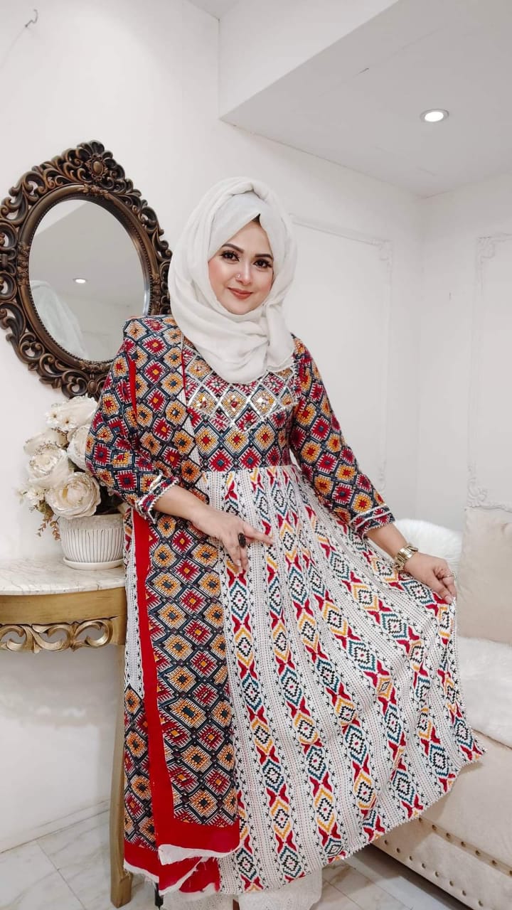 Jamdani Naira Cut Linen Three Piece, 50 Inch Kameez