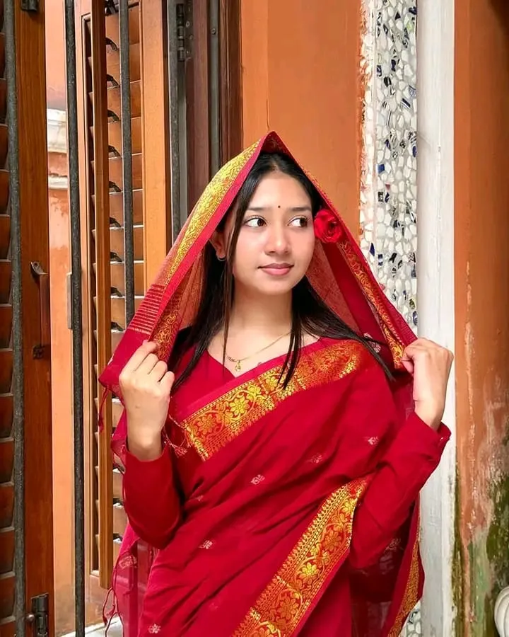 Women's Half Silk Plus Paar Saree, Over 12 Haath, 4 Colours