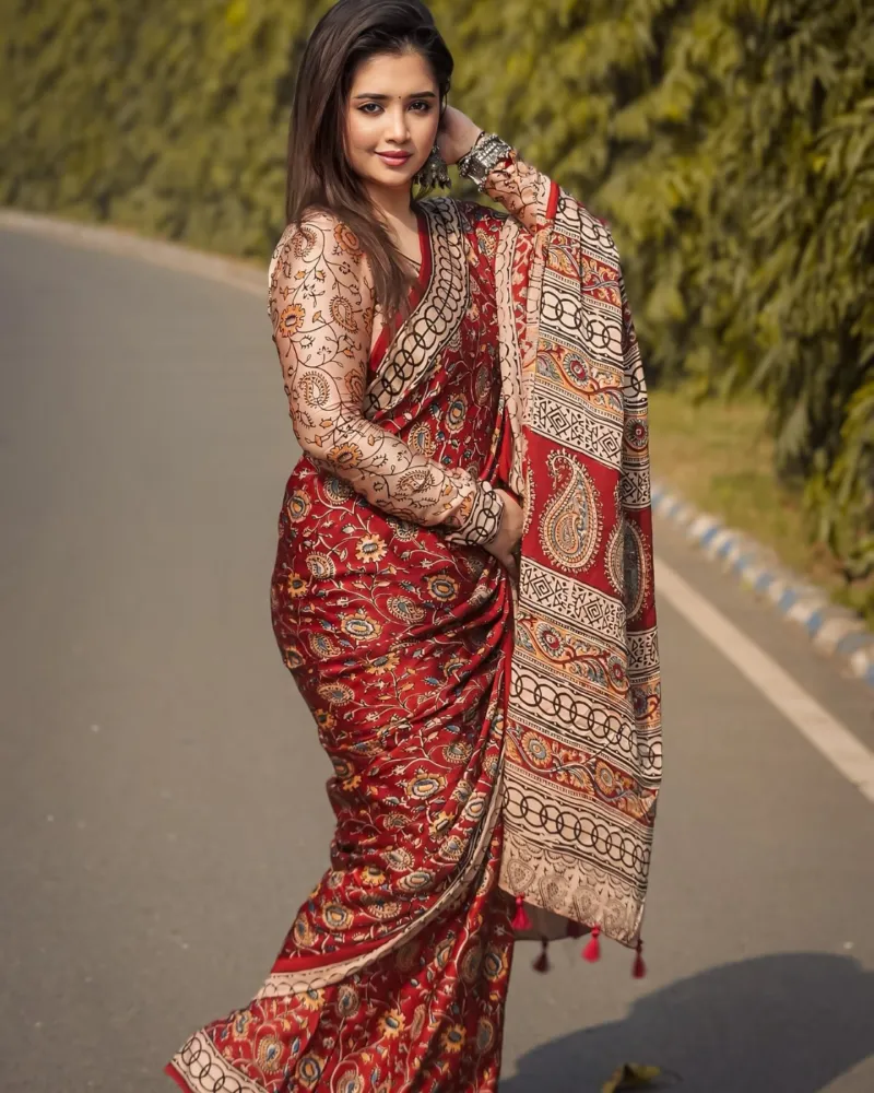 Soft Silk Batik Print Saree, 12.5 Haath, Blouse Included