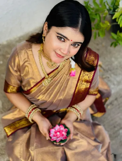 Women's Lama Silk Border Design Saree for Festivals