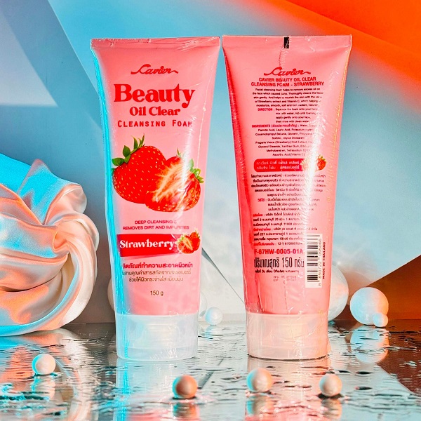 Cavier Beauty Oil Clear Cleansing Foam in Strawberry scent