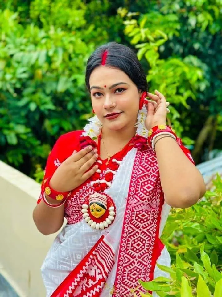 Red Paar White Half Silk Saree, 12.5 Haath, 6 Colours