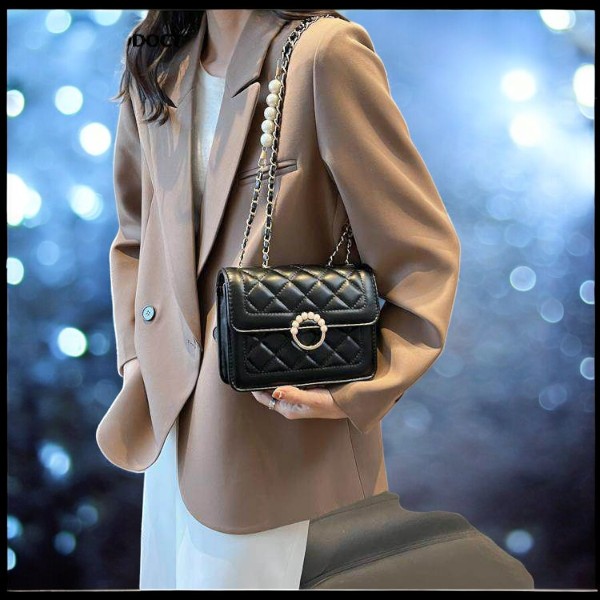 Ladies Pearl Bag