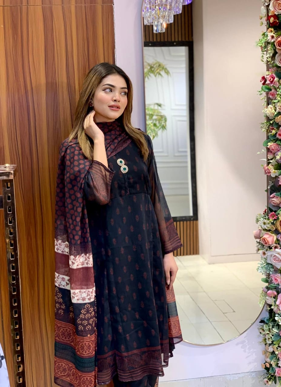 Georgette Digital Print Three Piece with Lined Pant, M to XXL