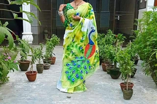 Hand Print Half Silk Saree in a Single Colour