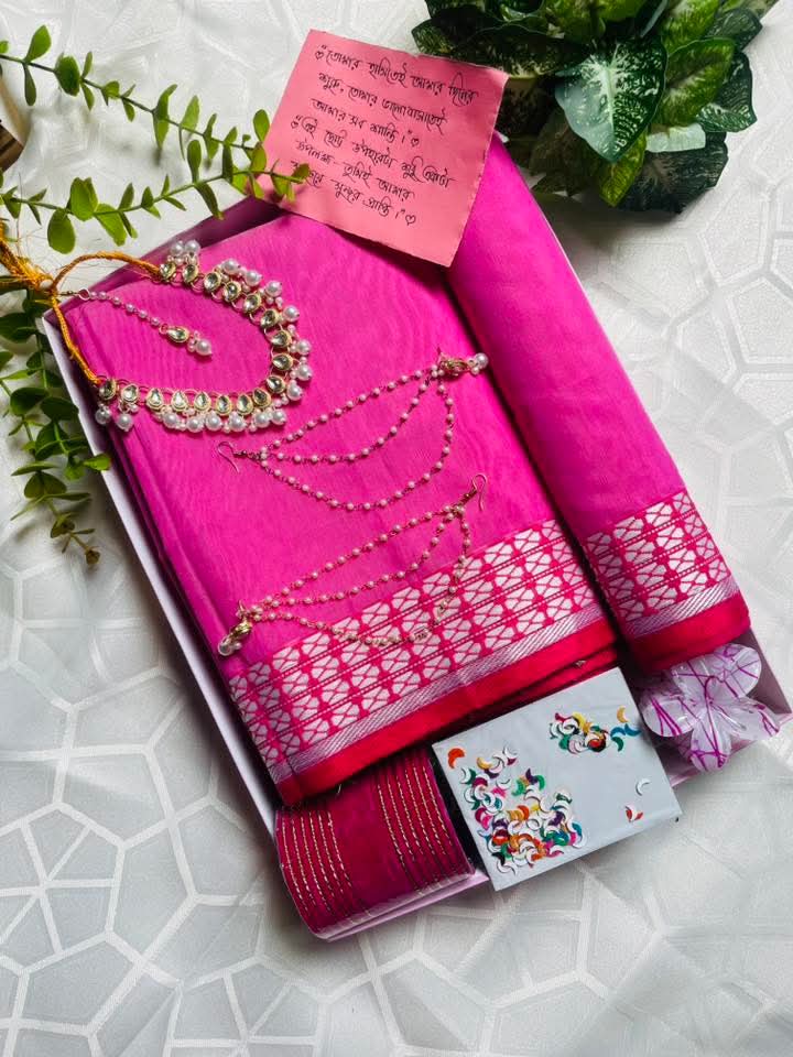 Nakshi Paar Saree Gift Combo with Bangles, Kundan Set and Jhumka